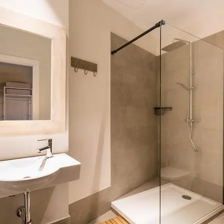Oak & Sandstone - Space Maison Apartment Sevilla